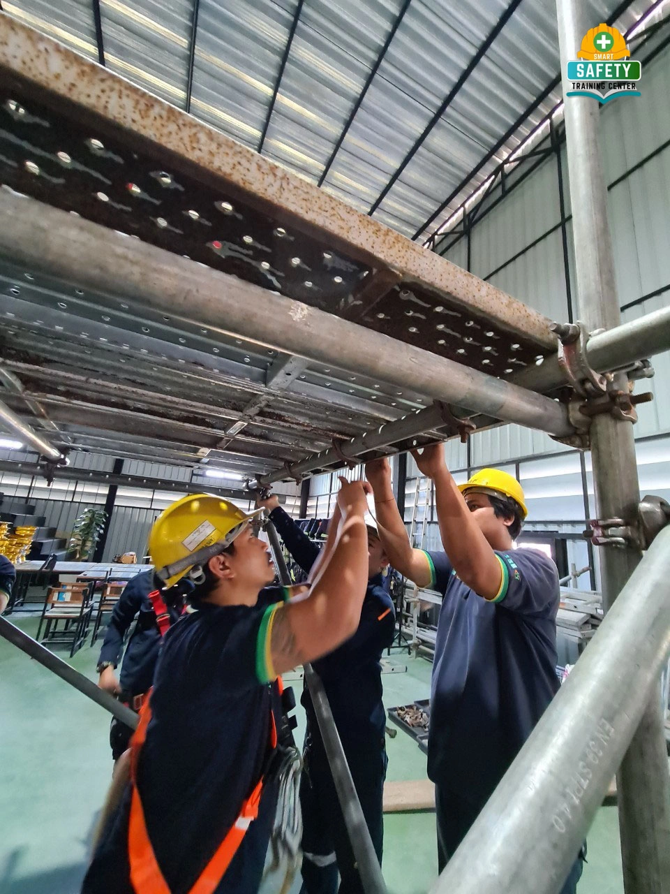 การติดตั้งและตรวจสอบนั่งร้าน