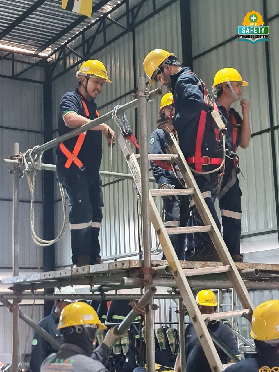 การติดตั้งและตรวจสอบนั่งร้าน